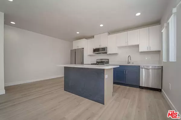 Los Angeles, CA 90011,204 E 29th ST