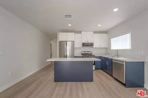 Los Angeles, CA 90011,204 E 29th ST