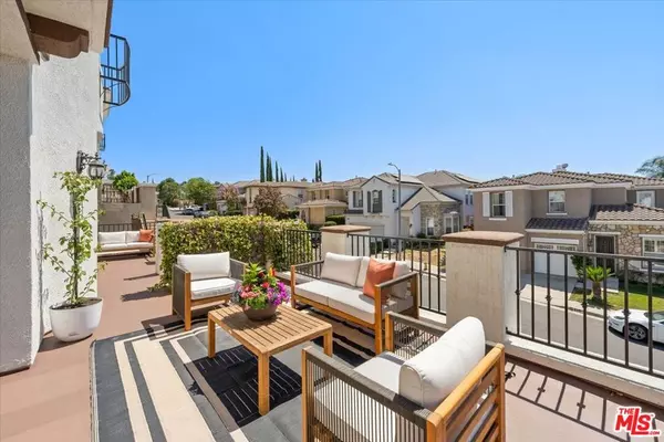 Los Angeles, CA 90042,657 S Avenue 61