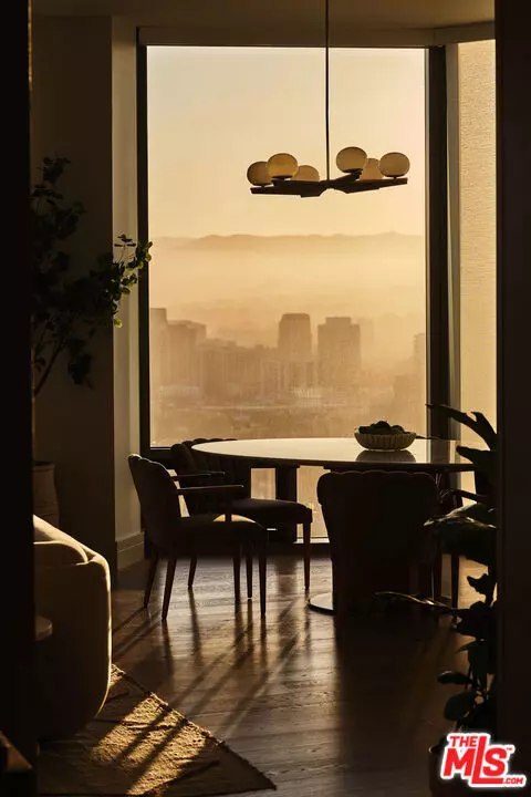 Los Angeles, CA 90067,211 W Elm CT #35B