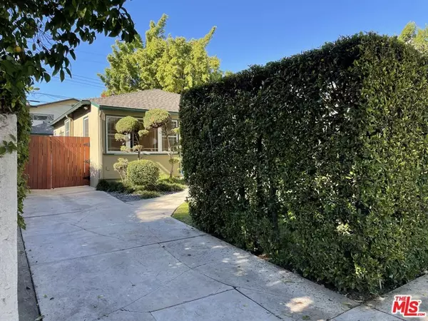 West Hollywood, CA 90048,511 N Sweetzer AVE