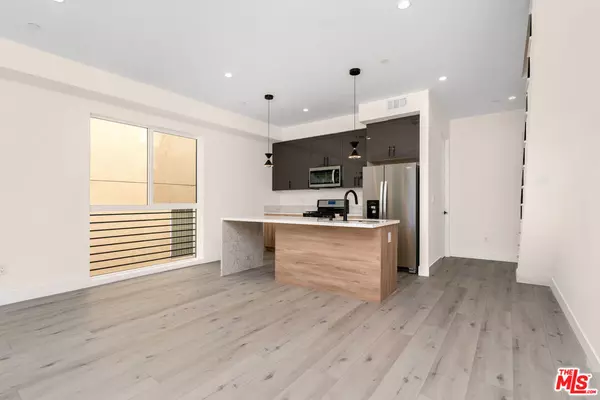 Sherman Oaks, CA 91411,15328 Weddington ST