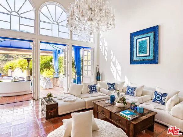 Los Angeles, CA 90049,2113 Stoney Hill RD