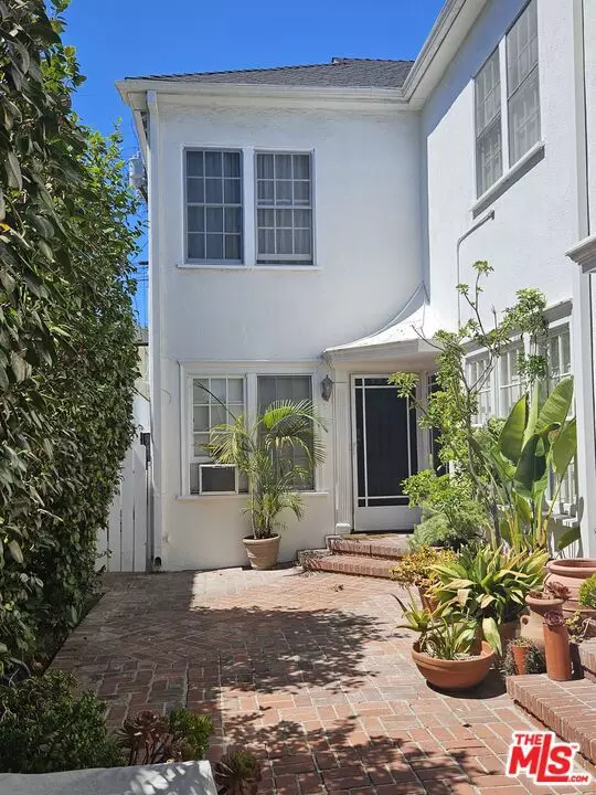 Beverly Hills, CA 90212,441 1/2 S Palm DR #441 1/2