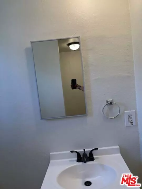 San Jacinto, CA 92583,469 1/2 W 6th ST