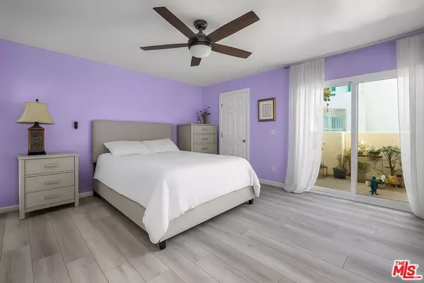 Tarzana, CA 91356,18411 Hatteras ST #114