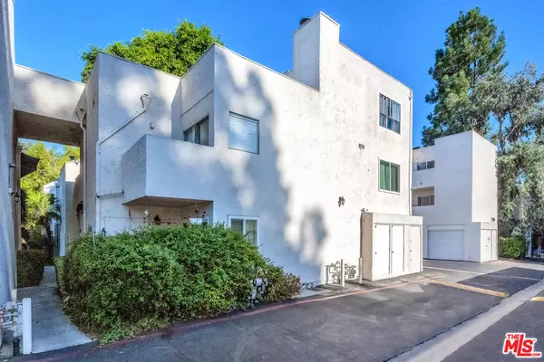 Tarzana, CA 91356,18411 Hatteras ST #114