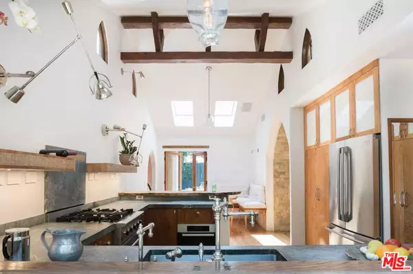 Los Angeles, CA 90046,8978 Wonderland AVE