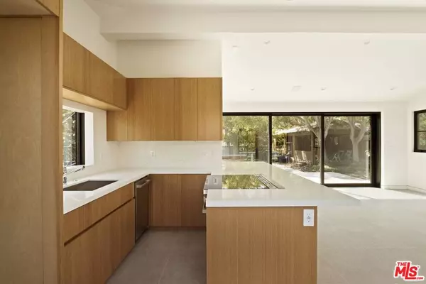 Venice, CA 90291,408 Linnie Canal