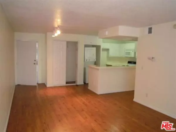 Paramount, CA 90723,15000 Downey AVE #122