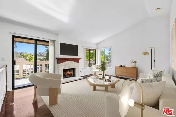 425 Vista Dorado LN, Oak Park, CA 91377