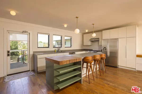 Los Angeles, CA 90039,2287 Glendale BLVD