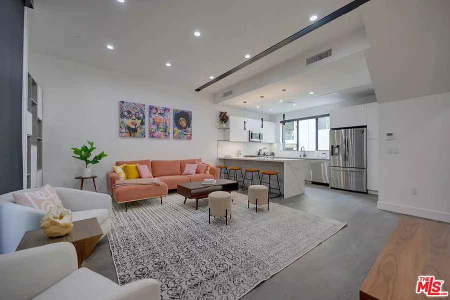 4422 S Riley DR, Los Angeles, CA 90066