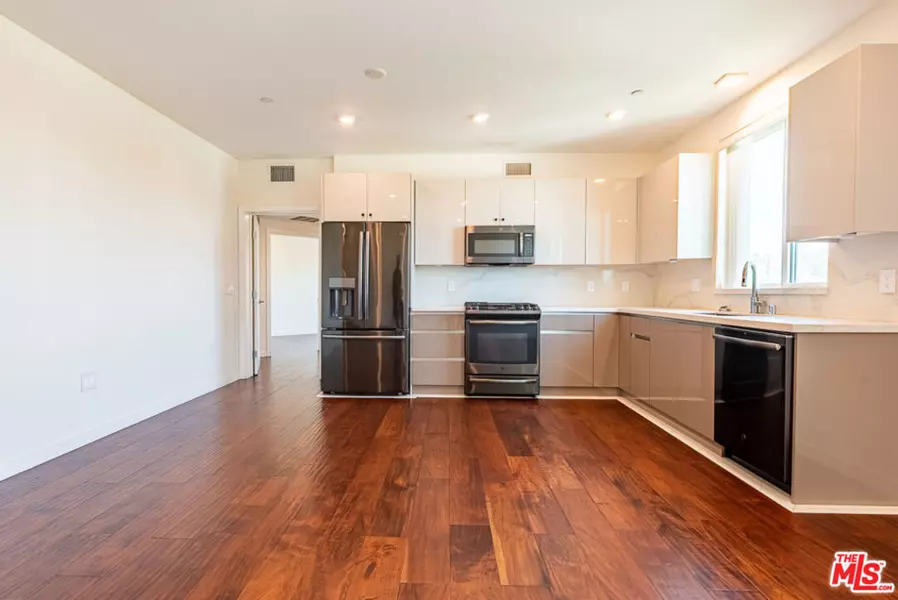 5531 La Mirada AVE #401, Los Angeles, CA 90038