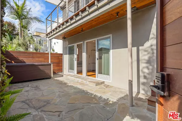 27 18th AVE, Venice, CA 90291