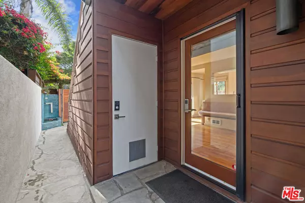 Venice, CA 90291,27 18th AVE