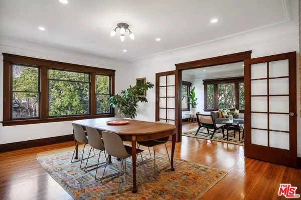 Los Angeles, CA 90068,5850 Foothill DR