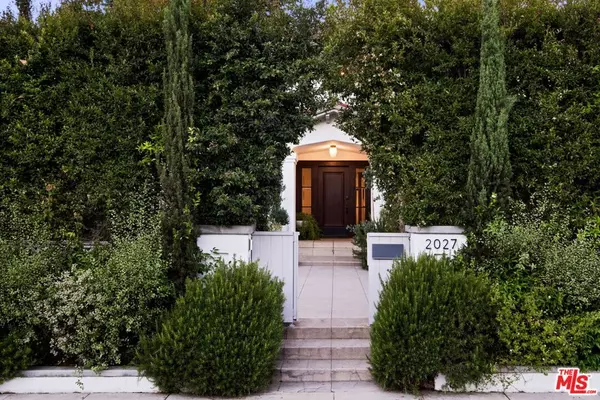 Los Angeles, CA 90068,2027 N Canyon DR