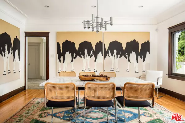 Los Angeles, CA 90068,2027 N Canyon DR