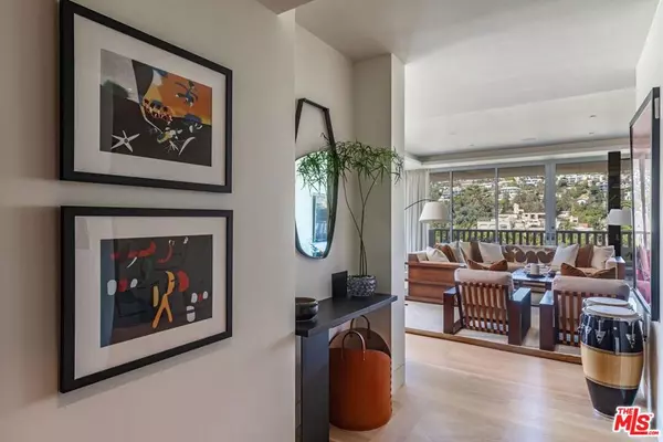 West Hollywood, CA 90069,9255 Doheny RD #1901