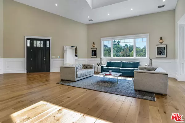 19633 Wells DR, Tarzana, CA 91356