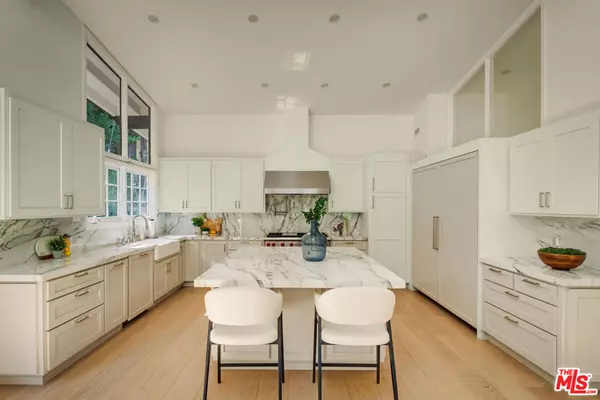 Beverly Hills, CA 90210,10120 Cielo DR