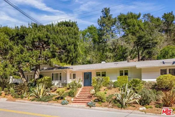 Los Angeles, CA 90049,3276 Mandeville Canyon RD