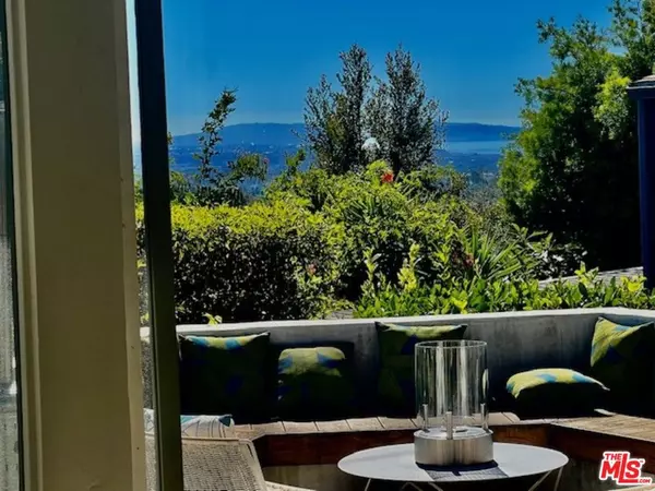 12400 Deerbrook LN, Los Angeles, CA 90049