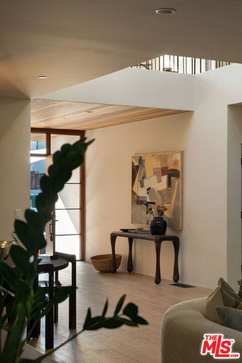 Los Angeles, CA 90066,3362 Rosewood AVE