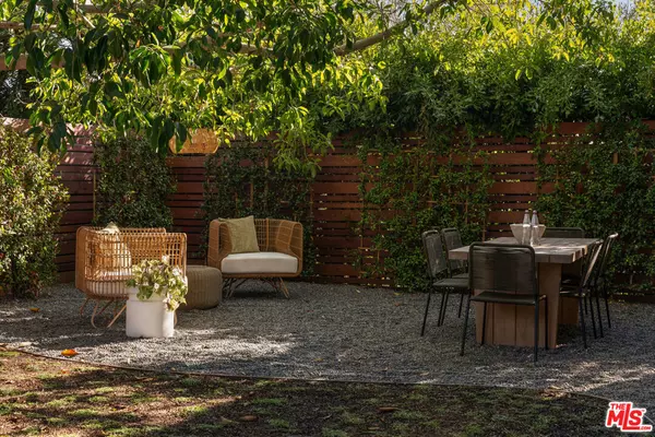 Los Angeles, CA 90066,3362 Rosewood AVE