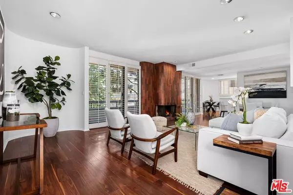 Los Angeles, CA 90049,11982 Kiowa AVE #203