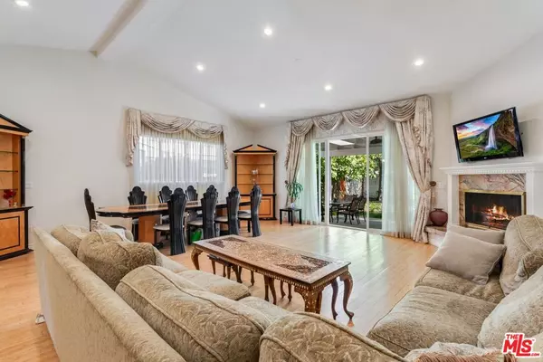 Woodland Hills, CA 91367,22616 Berdon ST