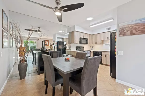 1662 Sunflower CT, Palm Springs, CA 92262