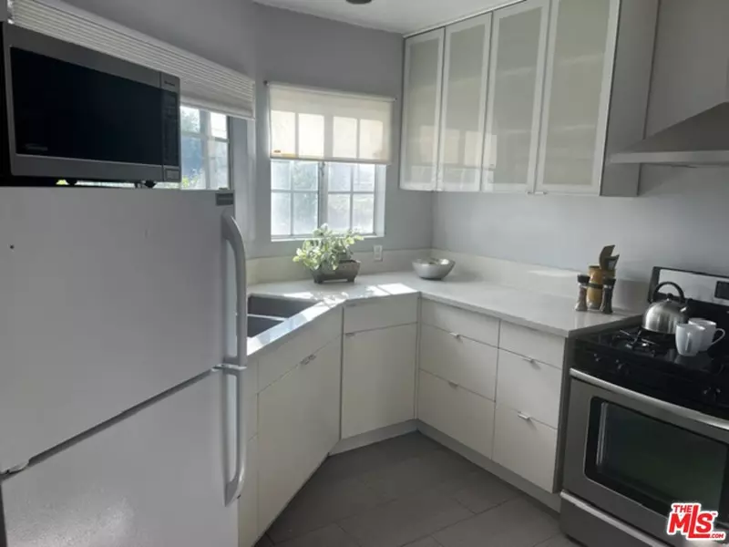 1770 Hauser BLVD, Los Angeles, CA 90019
