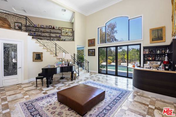 Beverly Hills, CA 90210,13355 Mulholland DR