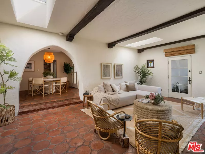 1012 Superba AVE, Venice, CA 90291