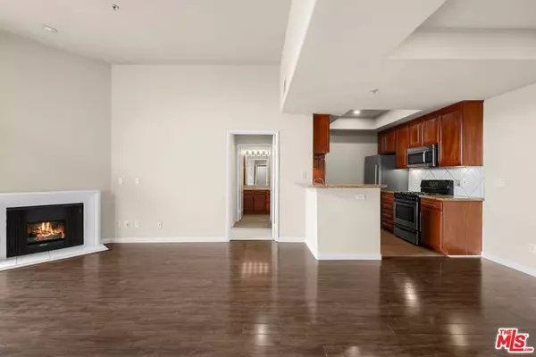 Los Angeles, CA 90025,10275 Missouri AVE #202