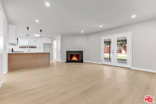 23335 Schoolcraft ST, West Hills, CA 91307