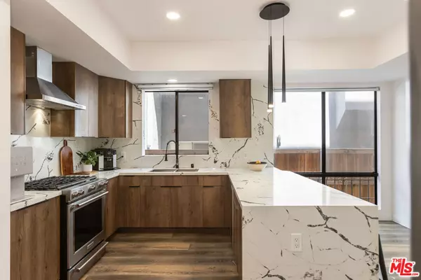 1210 N Kings RD #101, West Hollywood, CA 90069