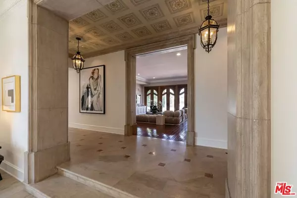 Beverly Hills, CA 90210,3364 Clerendon RD