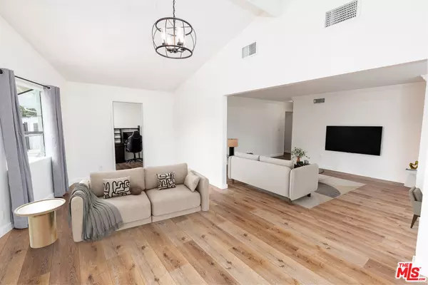 Chatsworth, CA 91311,20244 Septo ST