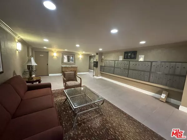 Marina Del Rey, CA 90292,4600 Via Dolce #214