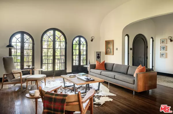 Los Angeles, CA 90027,2073 N Catalina ST