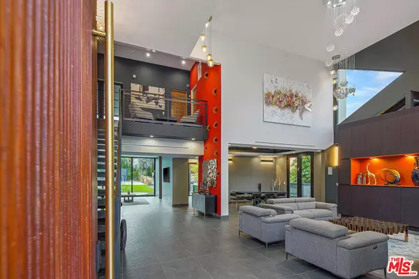 Encino, CA 91316,5415 Amestoy AVE