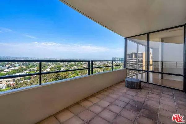 Marina Del Rey, CA 90292,4316 Marina City Dr #1033