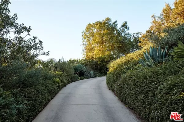 Studio City, CA 91604,3860 Sunswept DR