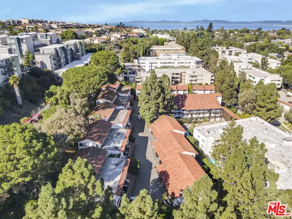 Rancho Palos Verdes, CA 90275,5644 Ravenspur DR