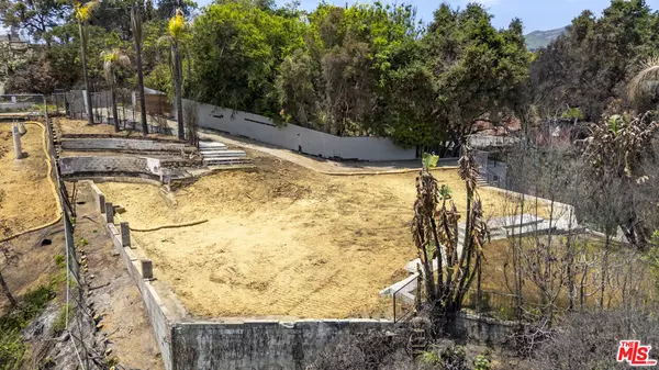 Pacific Palisades, CA 90272,654 Erskine DR