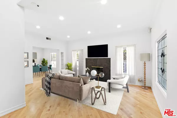 Beverly Hills, CA 90211,427 S Clark DR