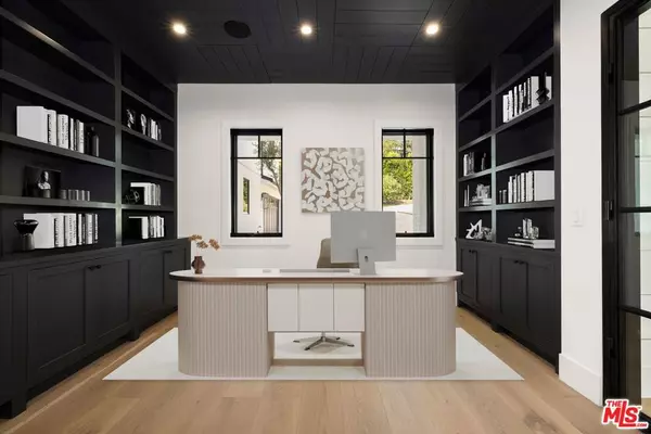 Los Angeles, CA 90049,1744 Correa WAY